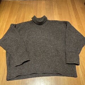 Babaa no. 17 turtleneck in oak, GUC